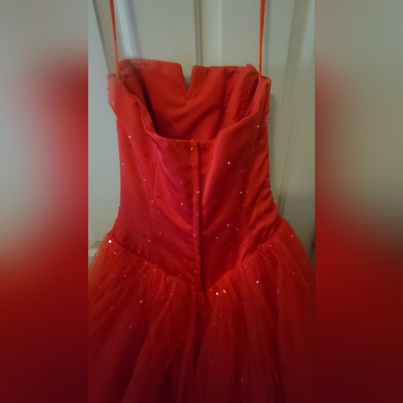 Red Stapless Prom Dress/Gown - Picture 7 of 8